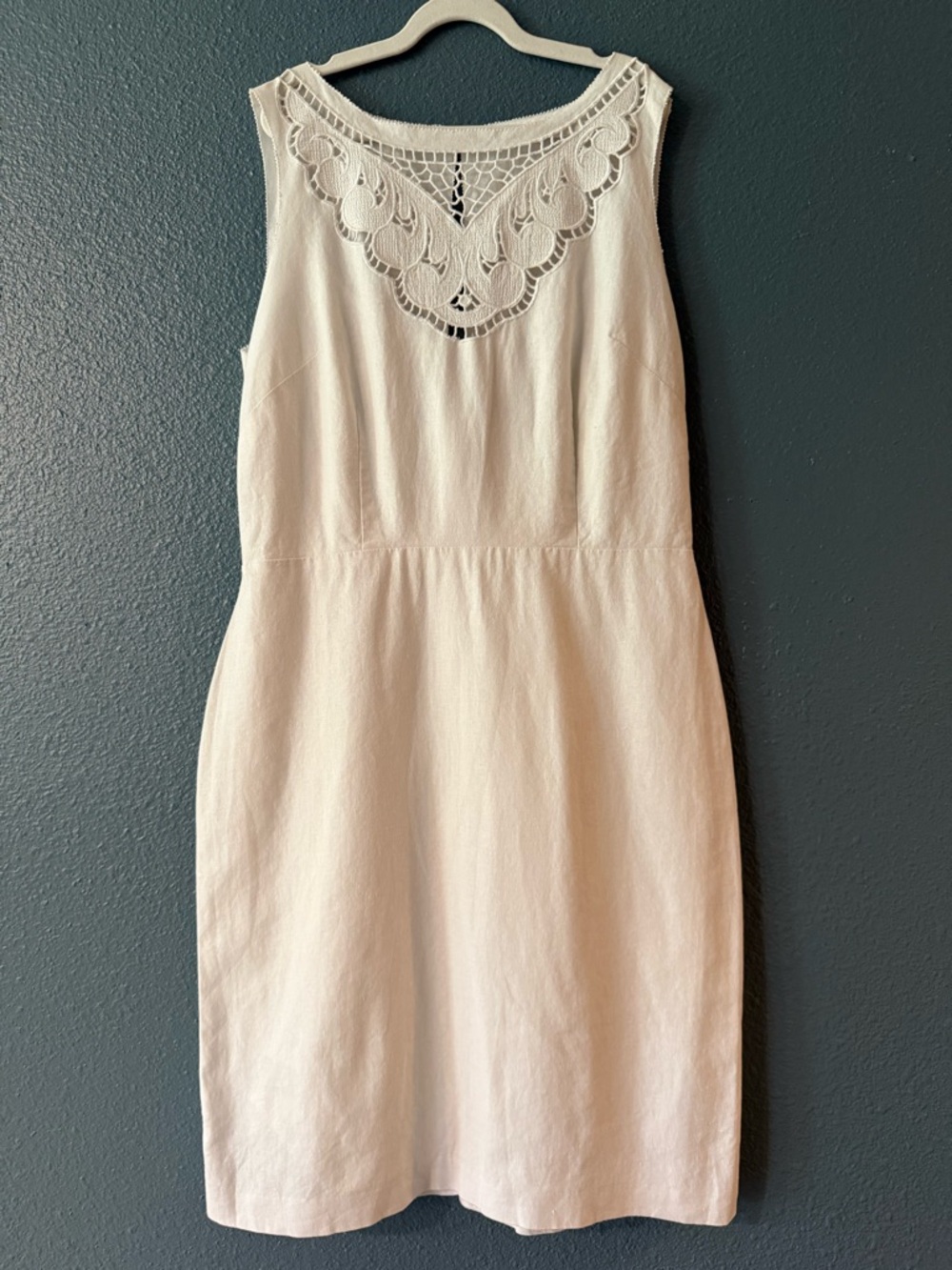 Ann Taylor LOFT White Lace Yoke Sleeveless Dress Size 2 Sheath Summer